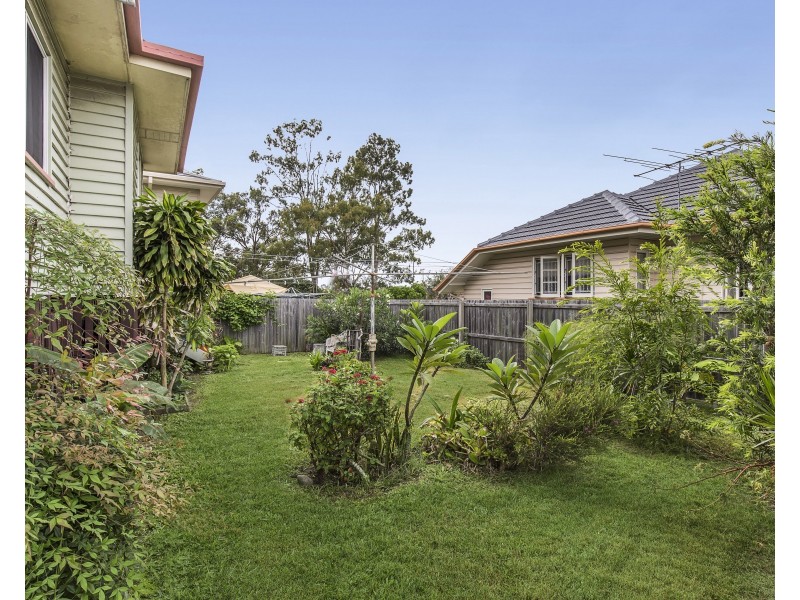 71 Stradbroke Avenue, Wynnum QLD 4178