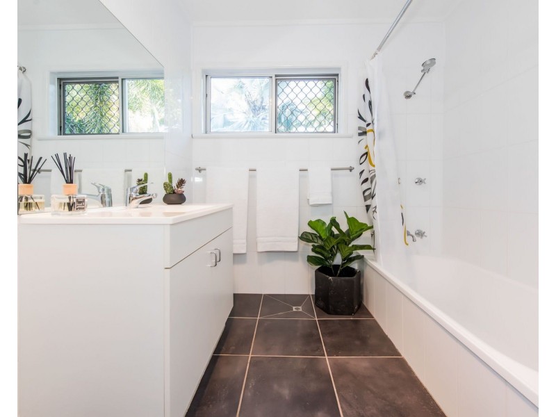 12 Downie Avenue, Bucasia QLD 4750