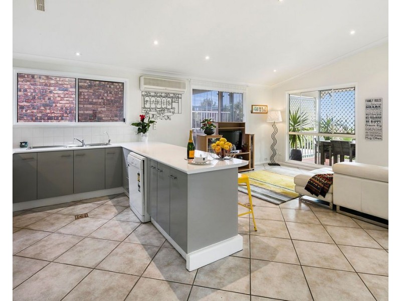 63 Gordon Parade, Manly QLD 4179