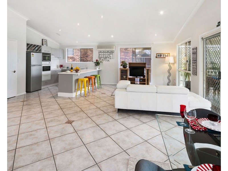 63 Gordon Parade, Manly QLD 4179