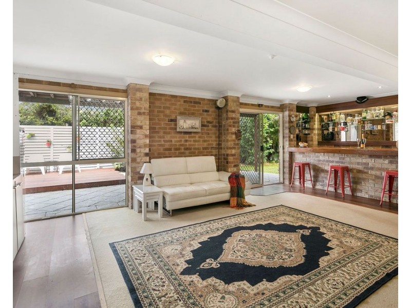 63 Gordon Parade, Manly QLD 4179