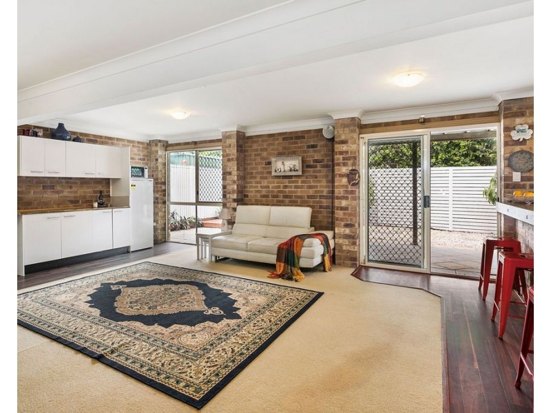 63 Gordon Parade, Manly QLD 4179