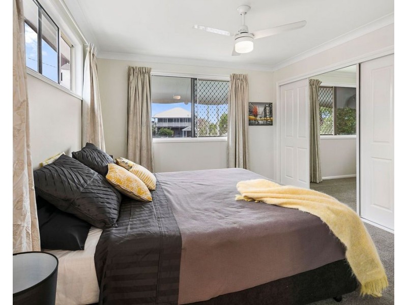 63 Gordon Parade, Manly QLD 4179