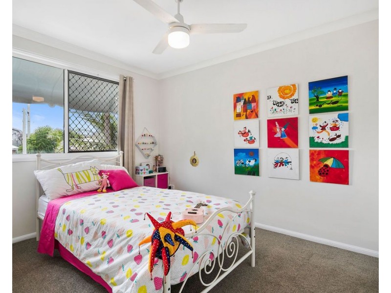 63 Gordon Parade, Manly QLD 4179