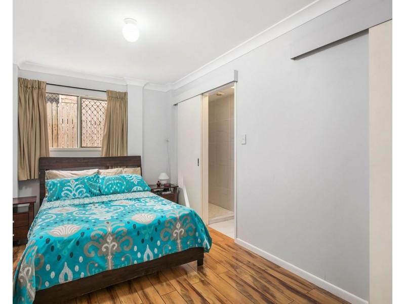 63 Gordon Parade, Manly QLD 4179