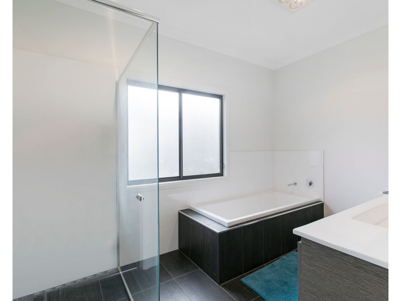 135 Blackwood Road, Manly West QLD 4179