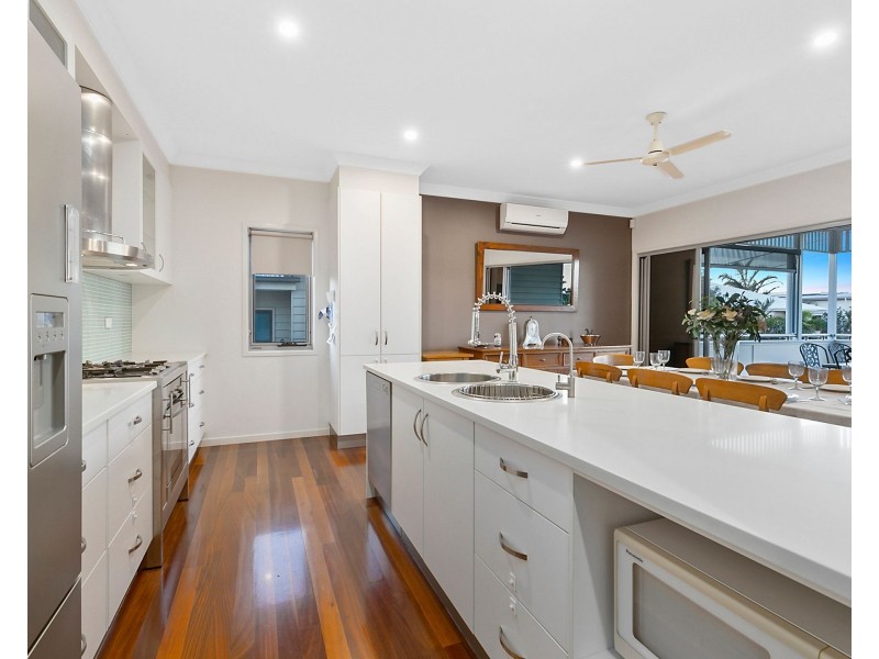 56 Petersen Street, Wynnum QLD 4178