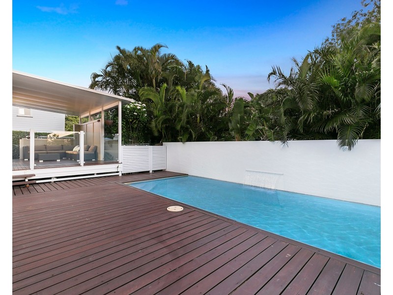 56 Petersen Street, Wynnum QLD 4178