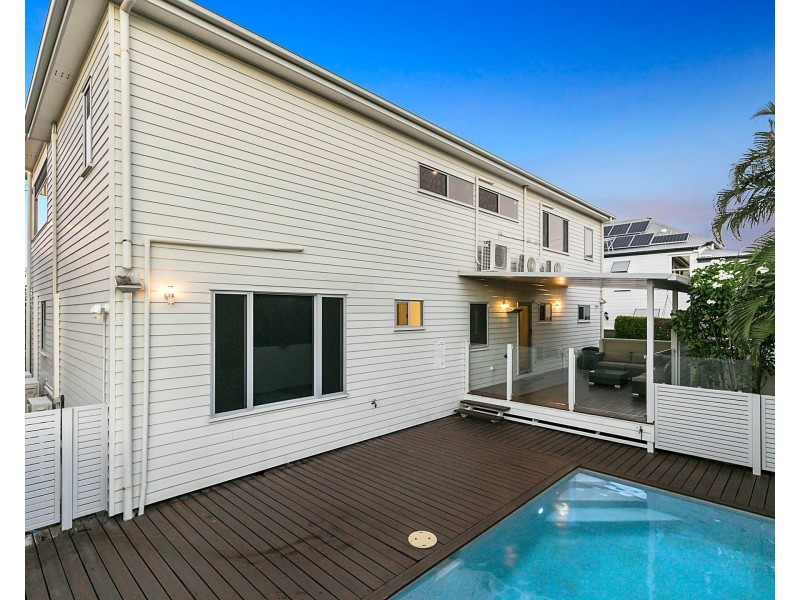 56 Petersen Street, Wynnum QLD 4178