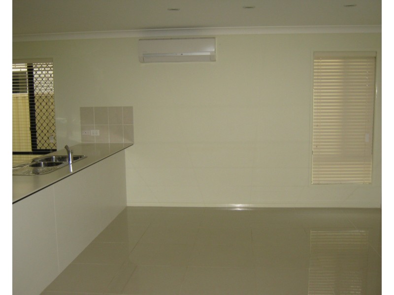 75 Whites Road, Manly West QLD 4179