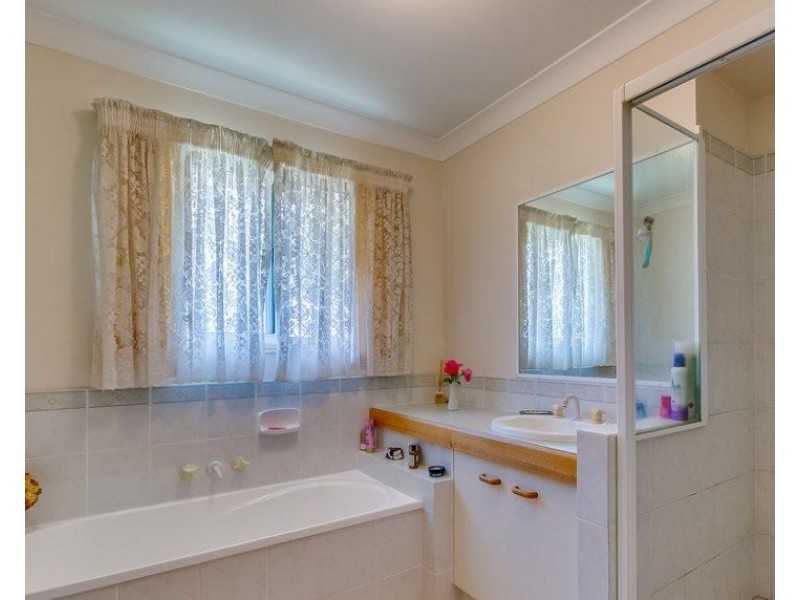 6 Davidson Street, Wynnum QLD 4178