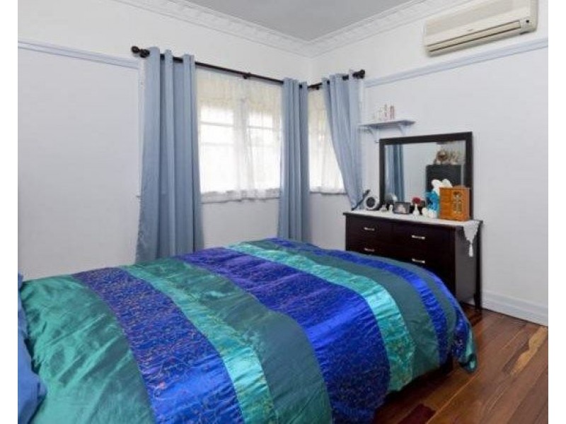 156 Wynnum North Road, Wynnum QLD 4178