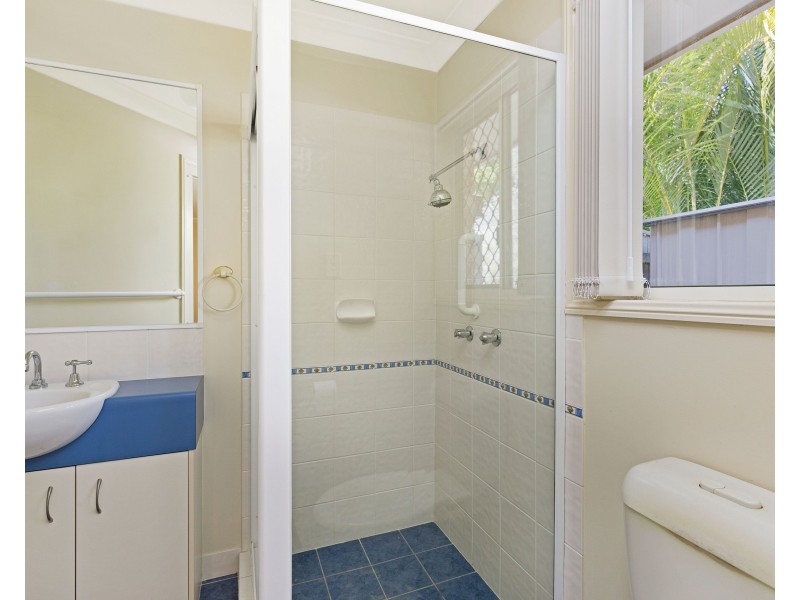 25/27 Camille Crescent, Wynnum West QLD 4178