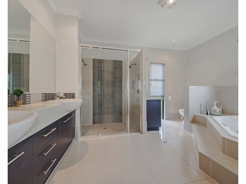 115 Raeburn Street, Manly West QLD 4179
