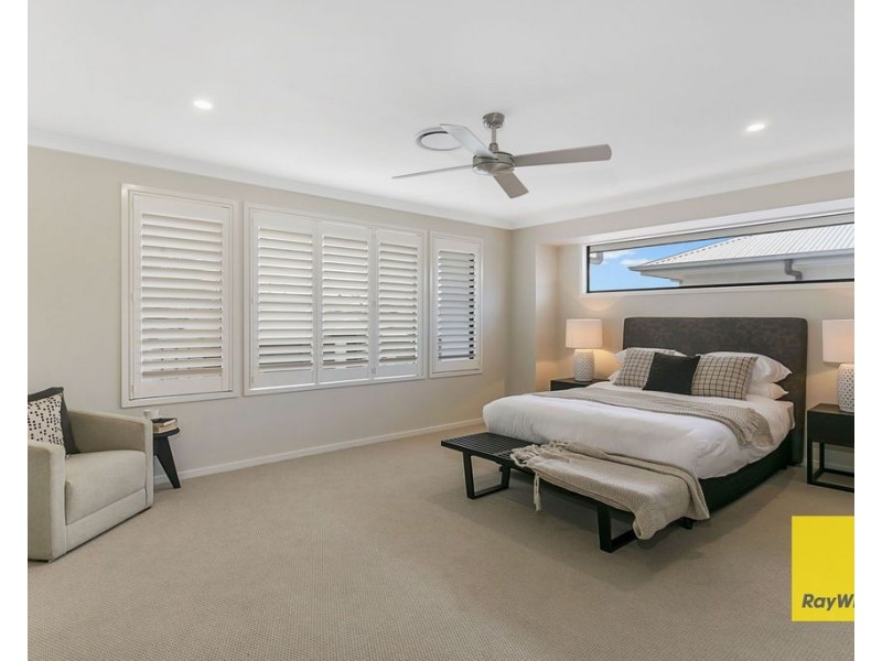 16 Majestic Crescent, Hemmant QLD 4174