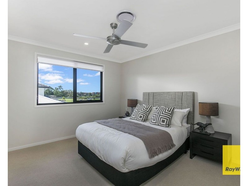 16 Majestic Crescent, Hemmant QLD 4174
