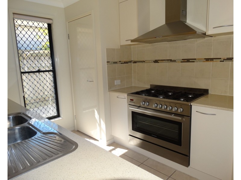 24 Worchester Crescent, Wakerley QLD 4154