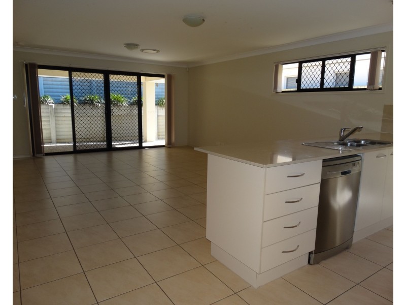 24 Worchester Crescent, Wakerley QLD 4154