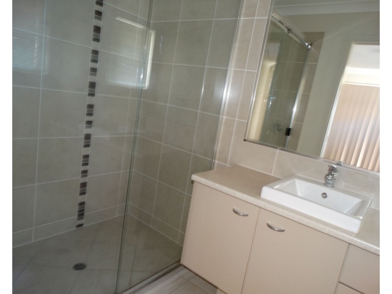 24 Worchester Crescent, Wakerley QLD 4154