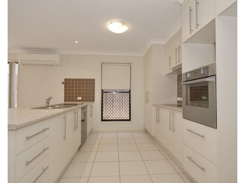 103 Kamarin Street, Manly West QLD 4179