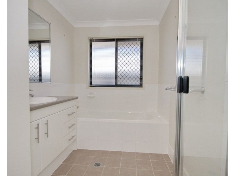 103 Kamarin Street, Manly West QLD 4179