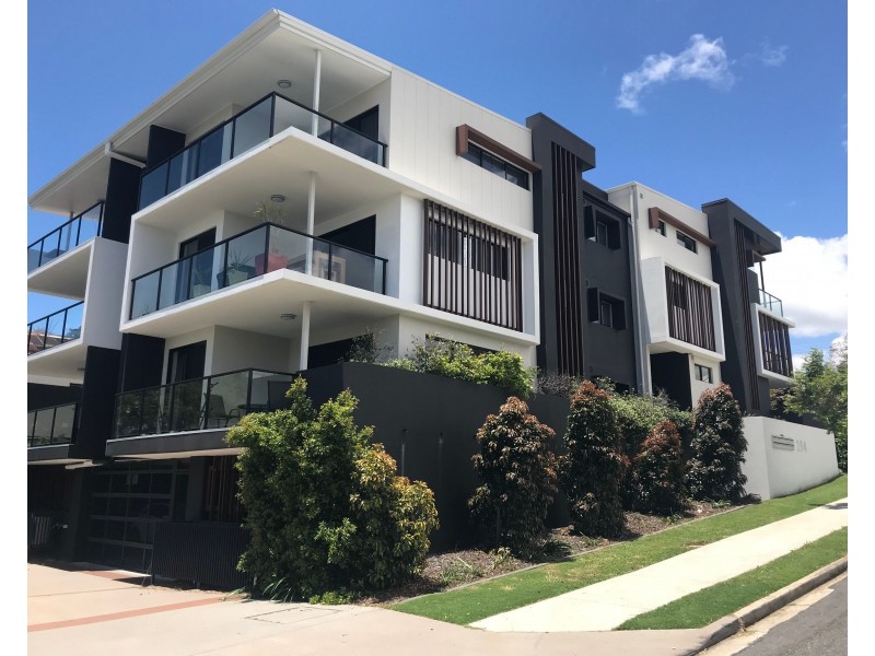 2/39 Yamboyna Street, Manly QLD 4179