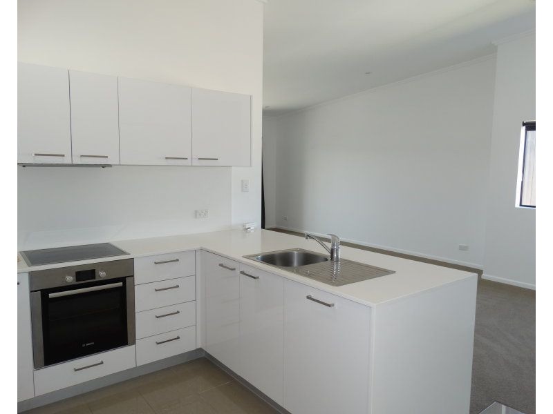 2/39 Yamboyna Street, Manly QLD 4179