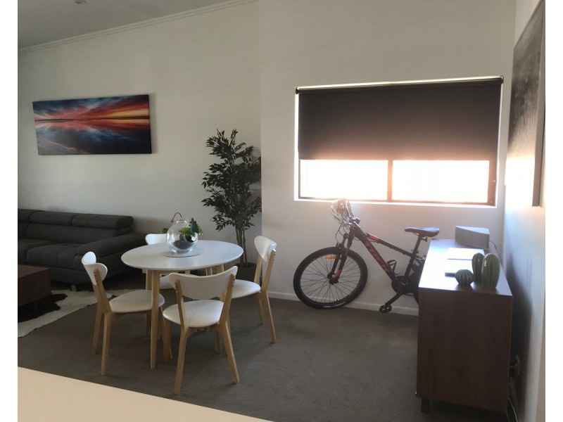 2/39 Yamboyna Street, Manly QLD 4179
