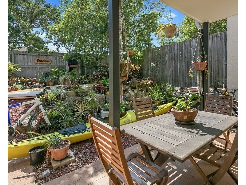 8/250 Manly Road, Manly West QLD 4179