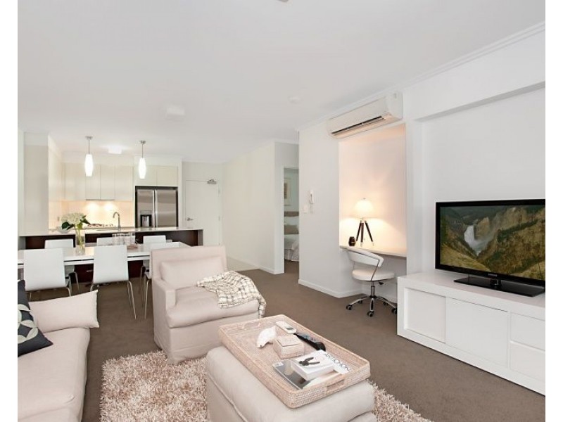 1/52 Yamboyna Street, Manly QLD 4179