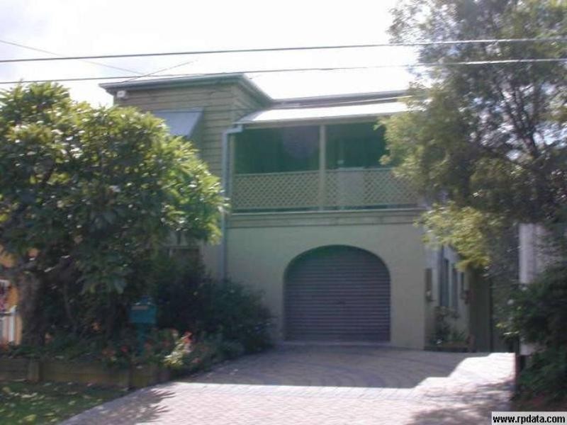 141 Cambridge Parade, Manly QLD 4179