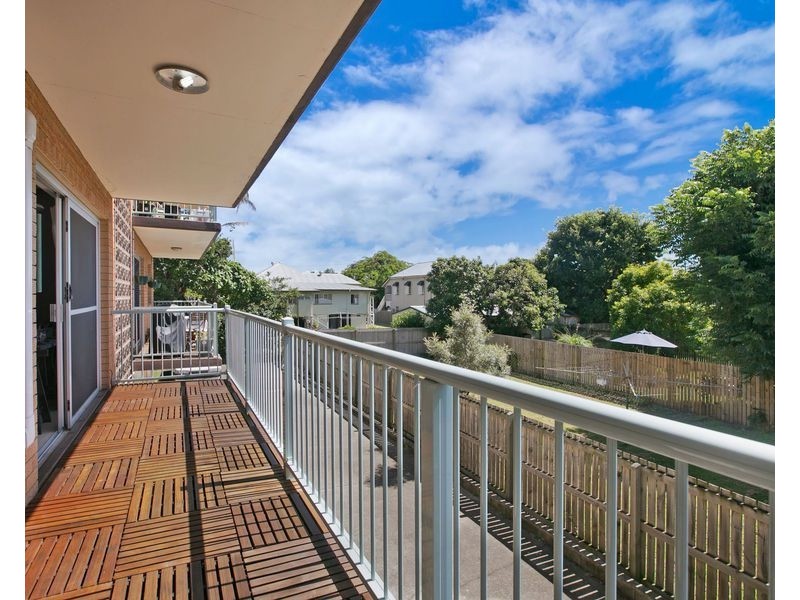 2/15 Charlotte Street, Wynnum QLD 4178