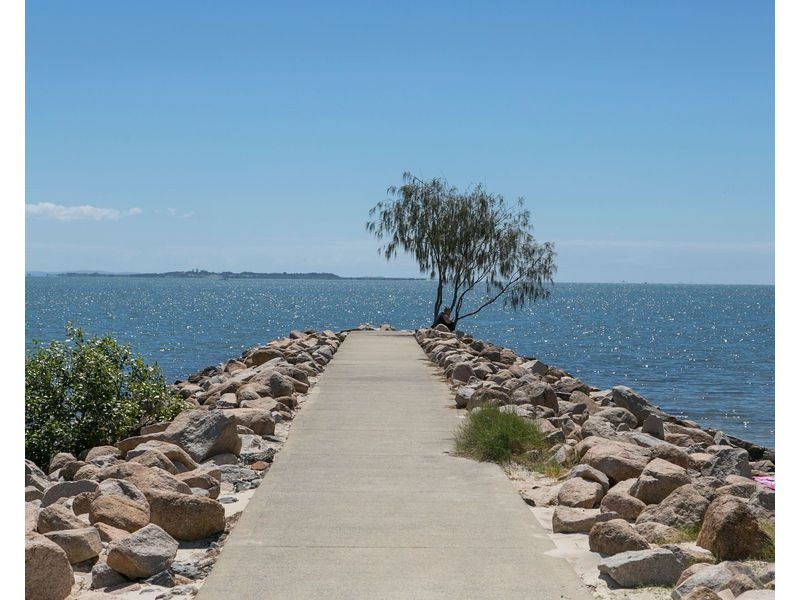 2/15 Charlotte Street, Wynnum QLD 4178