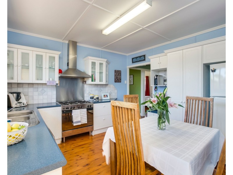 13 Jellicoe Street, Manly West QLD 4179