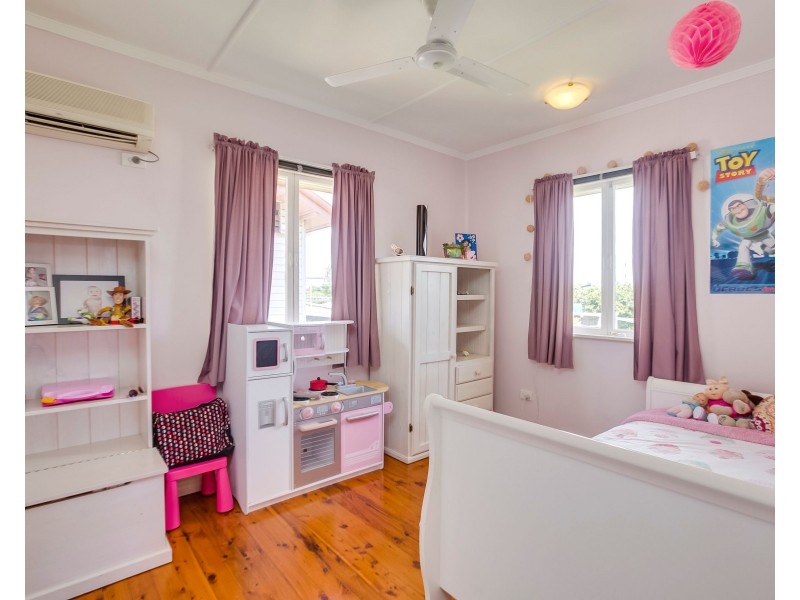 13 Jellicoe Street, Manly West QLD 4179