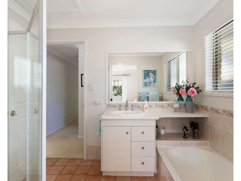 13 Manin Street, Wynnum QLD 4178