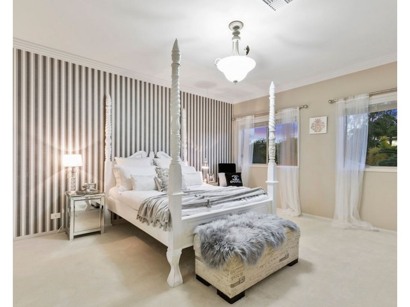 12 Alverna Close, Wynnum QLD 4178