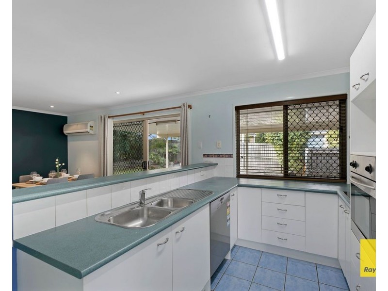 30 Macadamia Street, Wynnum West QLD 4178