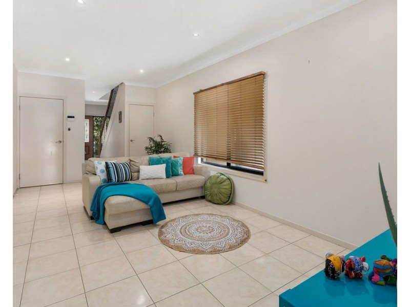 63 Selina Street, Wynnum QLD 4178