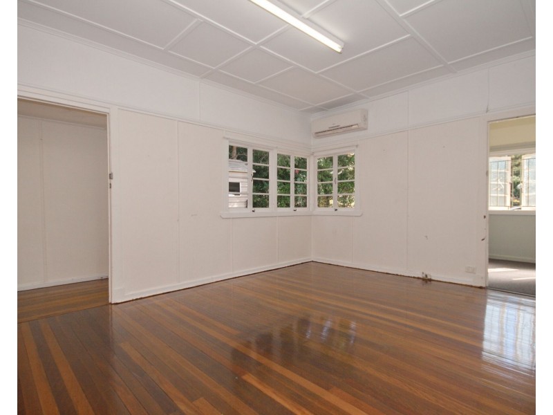 10 Crown Street, Wynnum QLD 4178