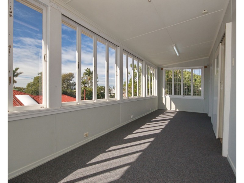 10 Crown Street, Wynnum QLD 4178