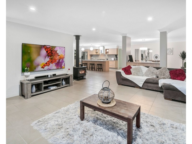 24 Gumdale Street, Wakerley QLD 4154