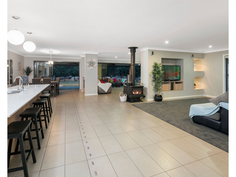 24 Gumdale Street, Wakerley QLD 4154