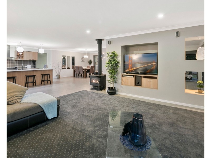 24 Gumdale Street, Wakerley QLD 4154