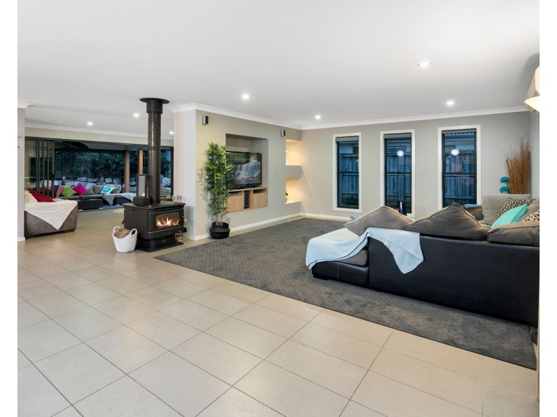 24 Gumdale Street, Wakerley QLD 4154