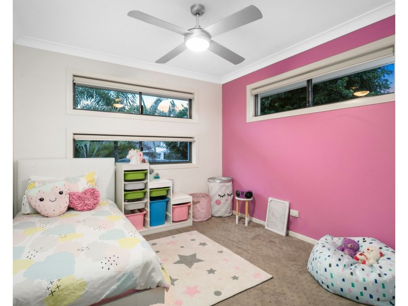 24 Gumdale Street, Wakerley QLD 4154