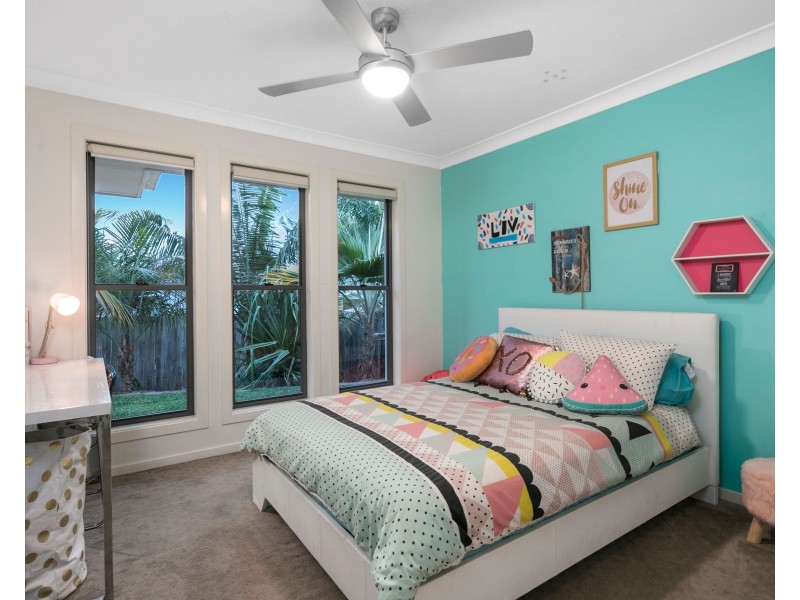 24 Gumdale Street, Wakerley QLD 4154