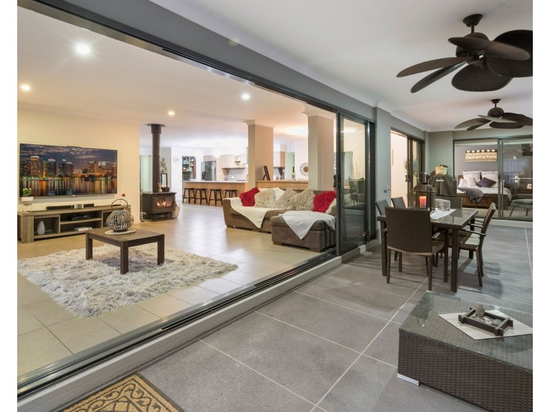 24 Gumdale Street, Wakerley QLD 4154