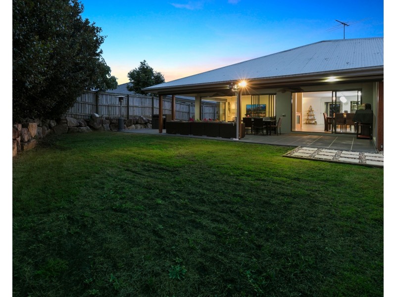 24 Gumdale Street, Wakerley QLD 4154