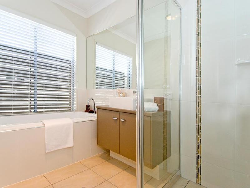 9 & 11 & 13 Parkview Avenue, Wynnum QLD 4178